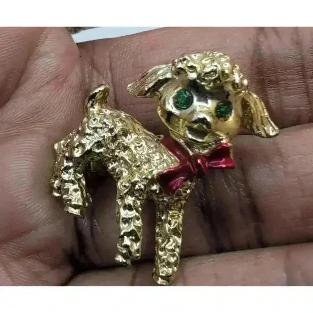 Goldtone Lamb Design Brooch Red Ribbon Green Eyes Holiday Jewelry Gwen Stefani